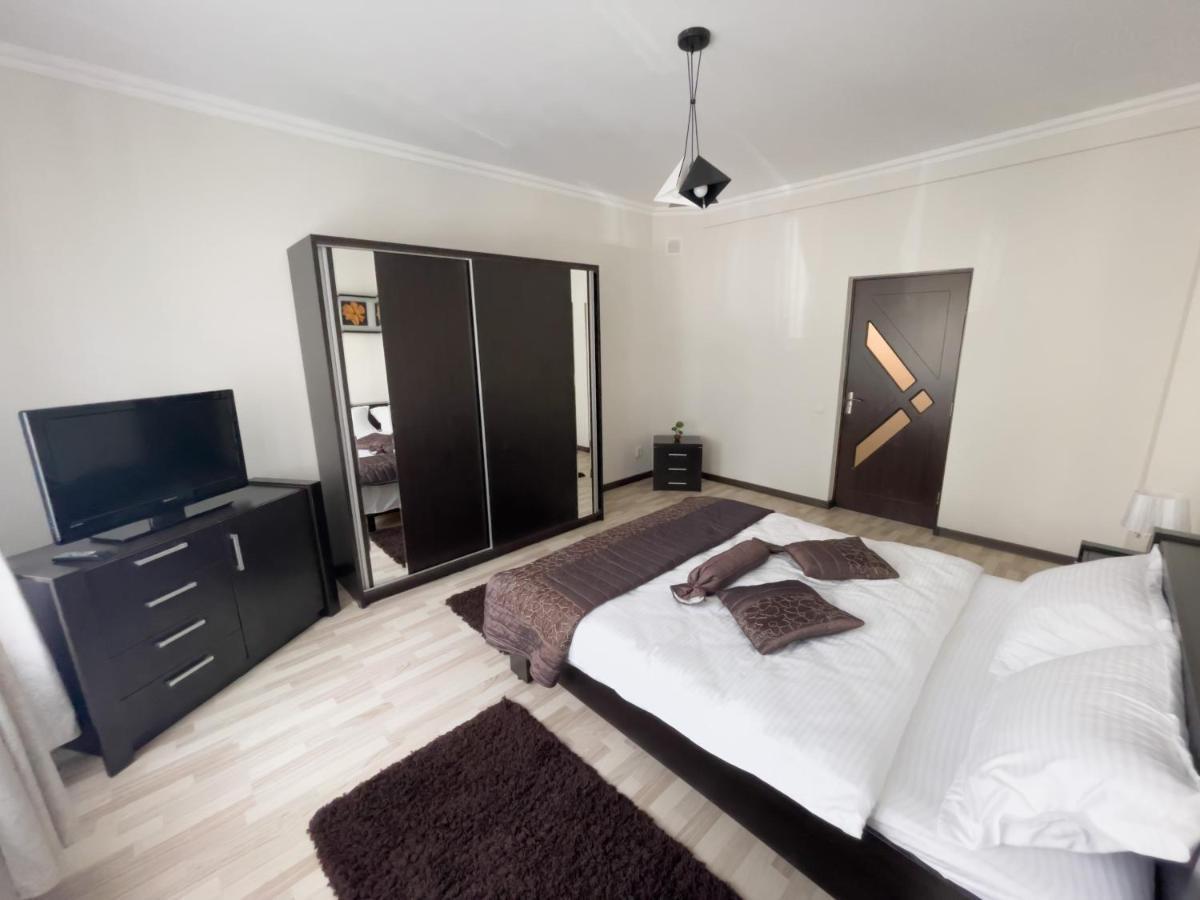 Enjoy Apartments - Spacious Retreat In Our Villa Cluj-Napoca Esterno foto