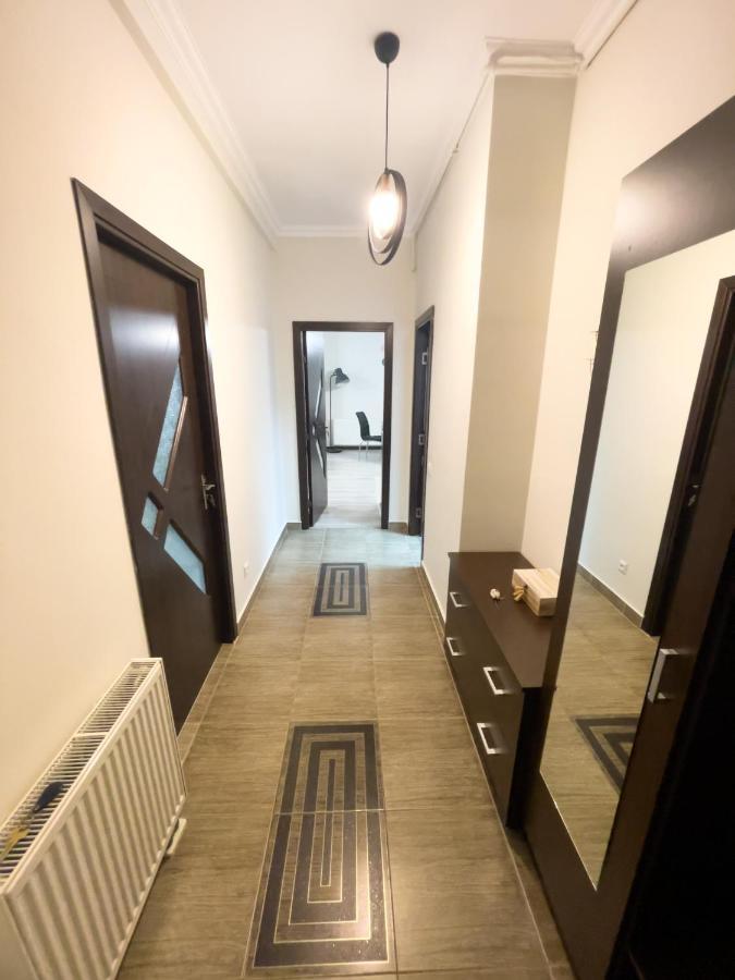 Enjoy Apartments - Spacious Retreat In Our Villa Cluj-Napoca Esterno foto
