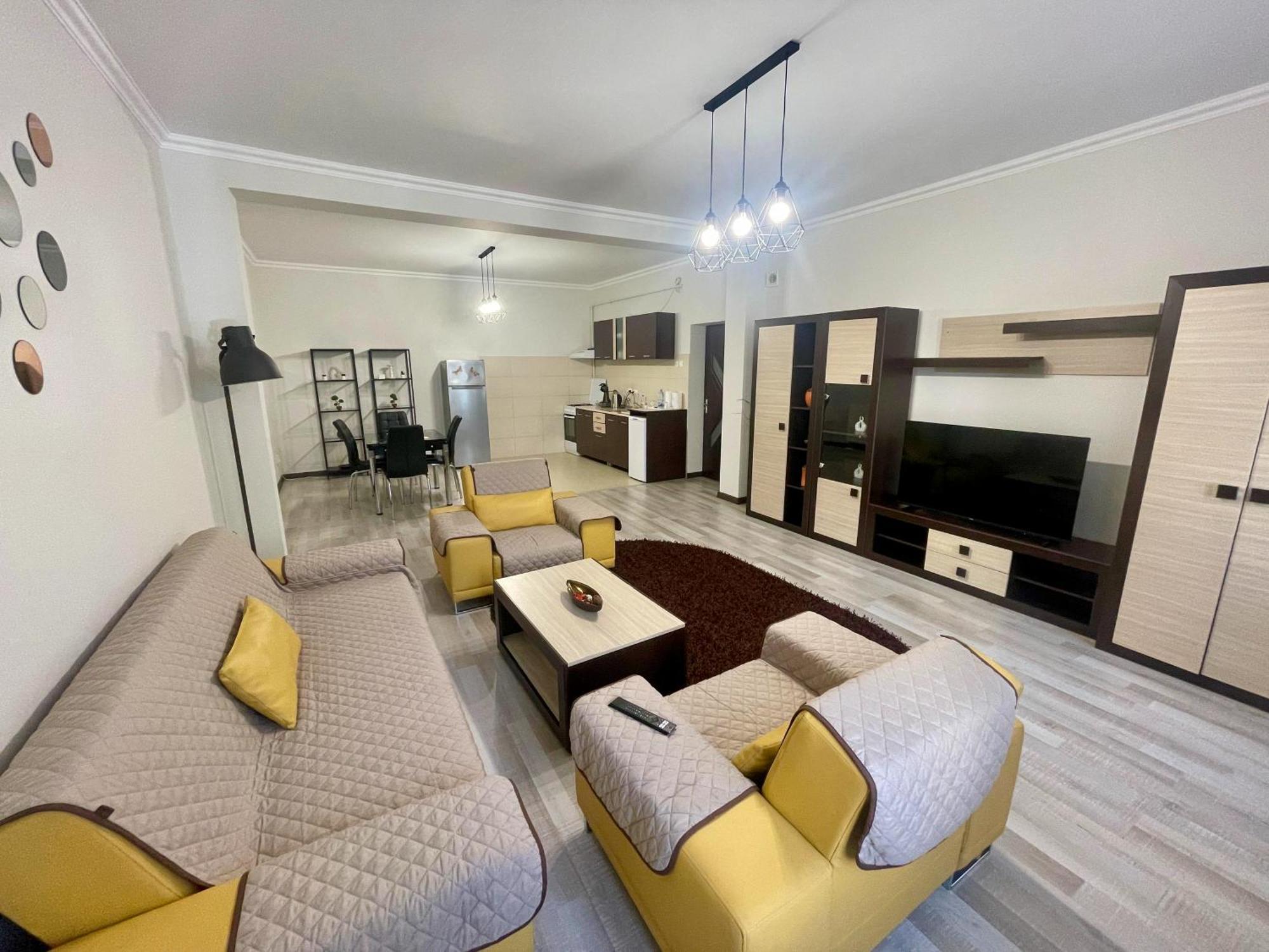 Enjoy Apartments - Spacious Retreat In Our Villa Cluj-Napoca Esterno foto